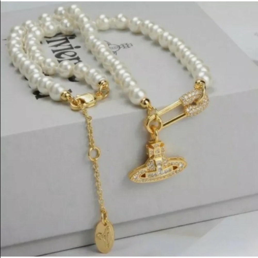 NWOT Vivienne Westwood Safety Pin Orb Pearl Necklace